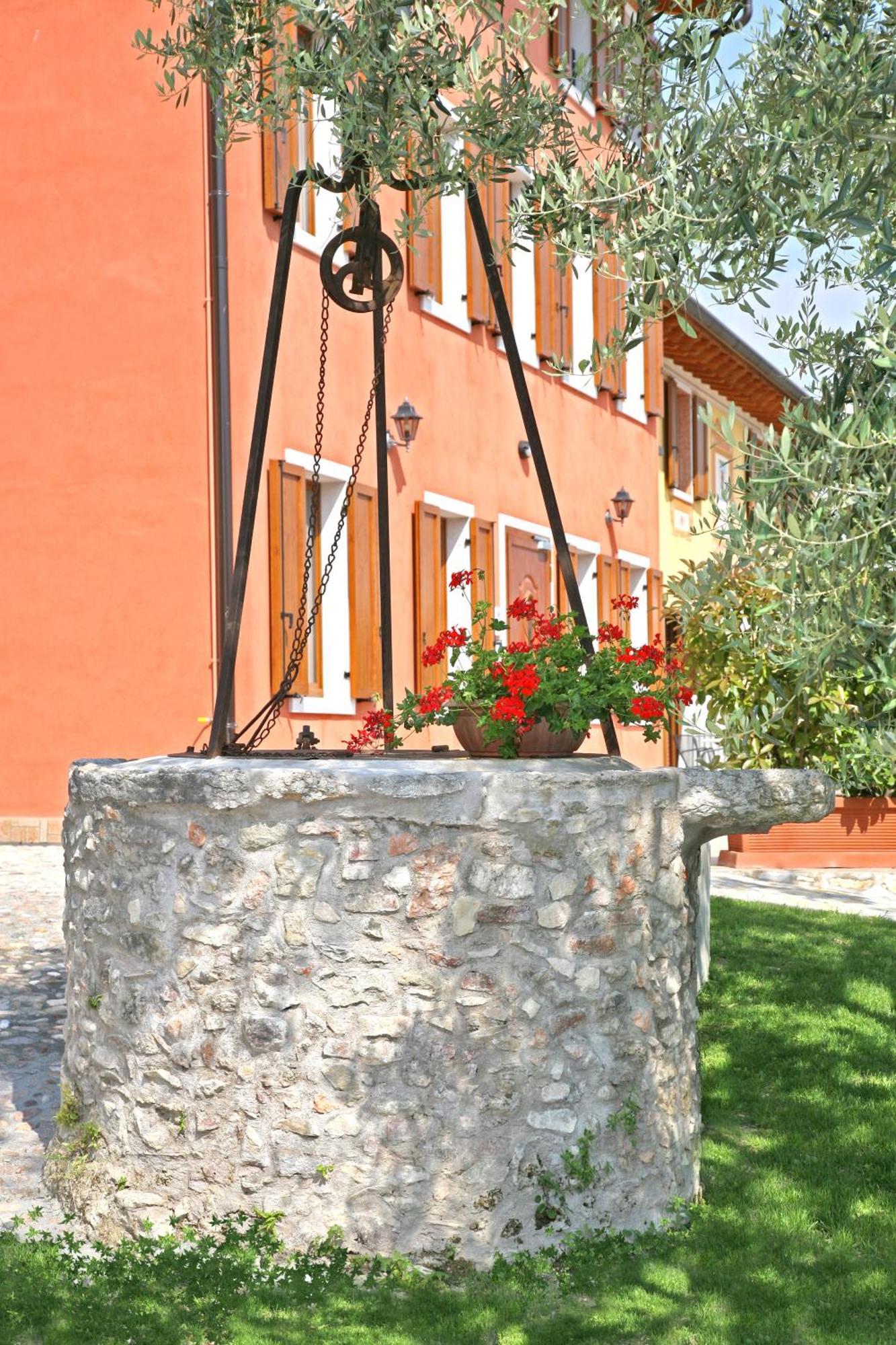 Bed and Breakfast La Zerla Бардолино Экстерьер фото